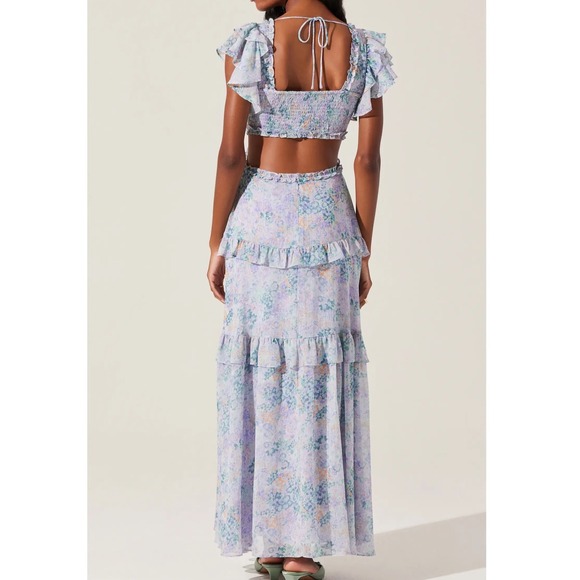 ASTR the Label Dresses & Skirts - ASTR The Label Mable Floral Tiered Cutout Chiffon Maxi Dress Lavender Small